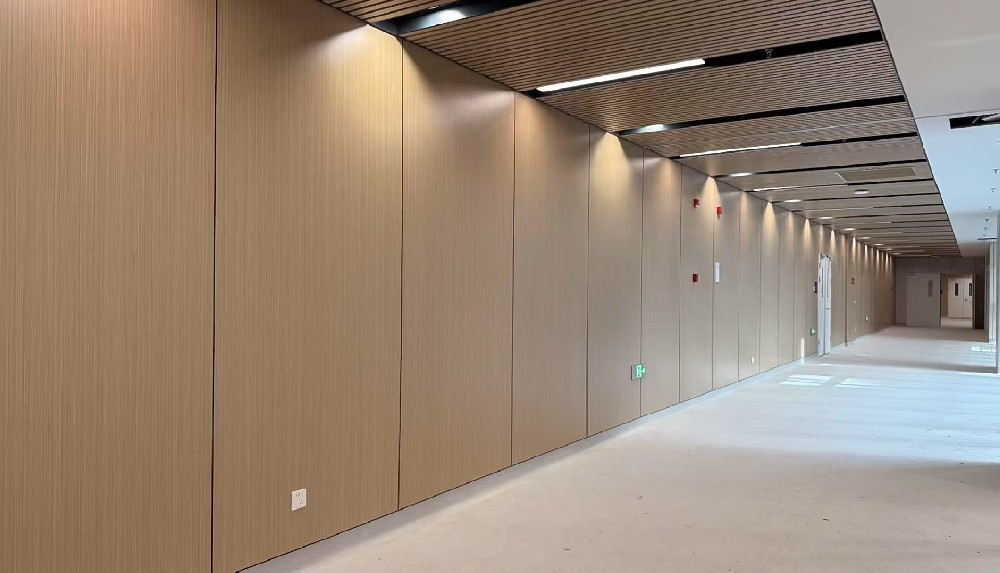 Prefabricated partition wall