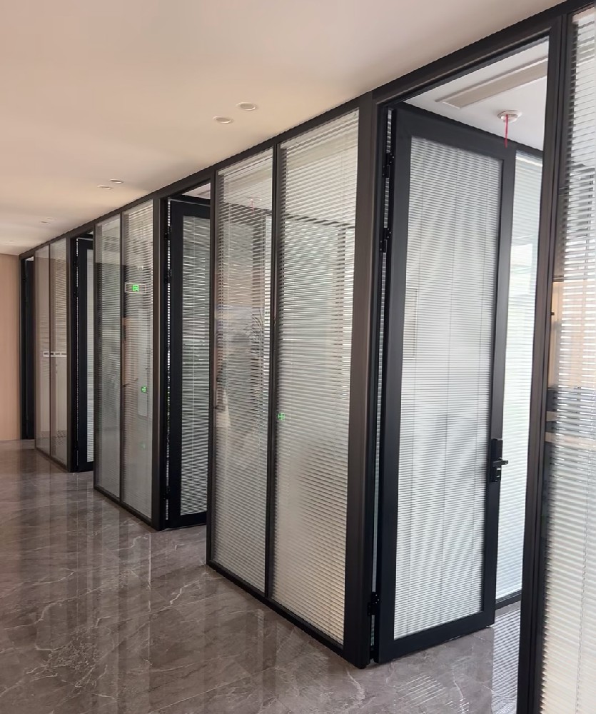 Double glass louver soundproof partition