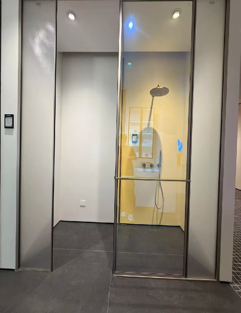 Extremely narrow partition