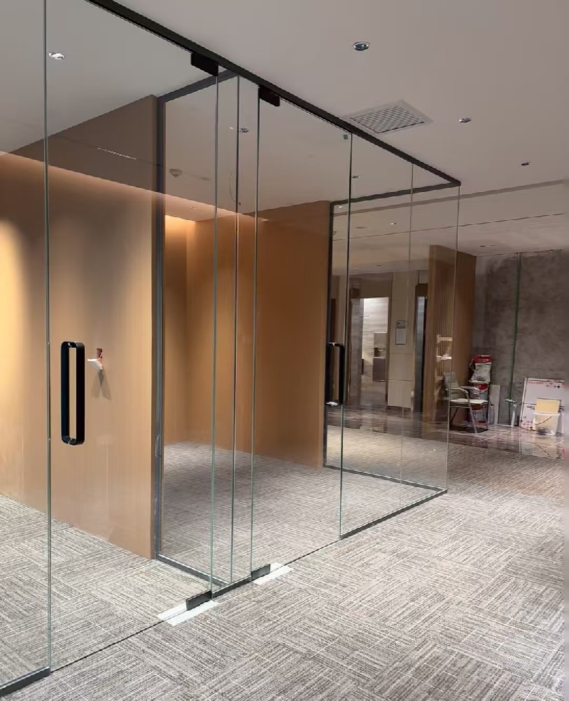 Extremely narrow partition