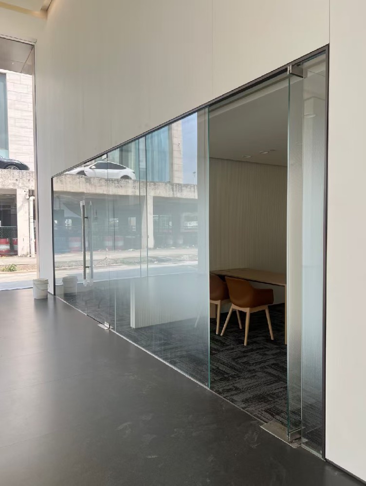 Extremely narrow partition